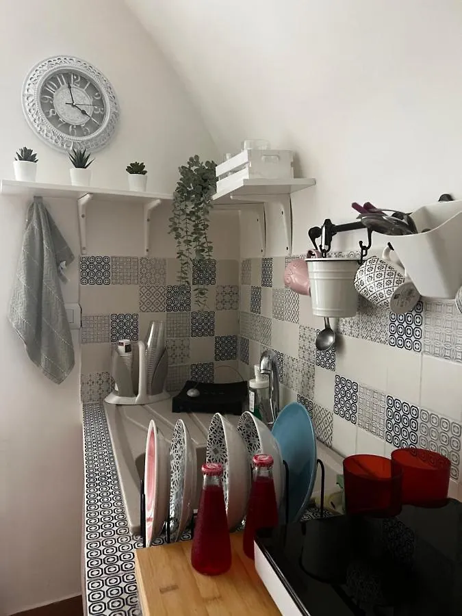 Maison Dinda Νάπολη 0*,